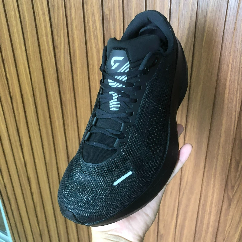 

2026 New Gym Sneakers For Men Women Top Quality Running Shoes Couples Super Light Sports Shoes Unisex Breathable Jogging Shoe