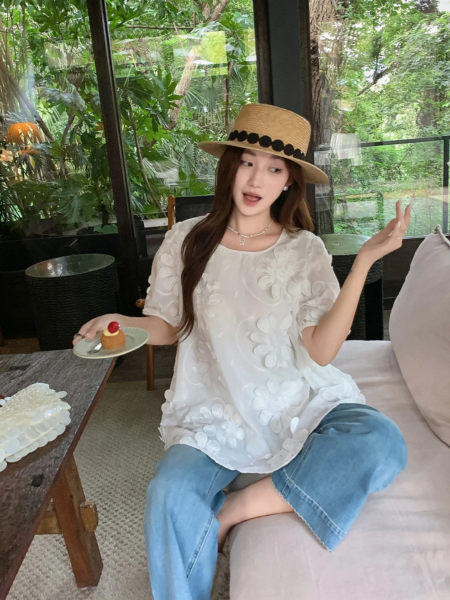 

Женская летняя повседневная хлопковая футболка Maixi больших размеров с вышивкой, V-образным вырезом и эффектом похудения