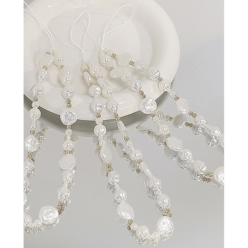 Korean 3D Cute Baroque White Pearl Beads Beaded Phone Chain For iPhone 16 Camera Hanging Rope Anti-Lost Lanyard Hanging Jewelry
