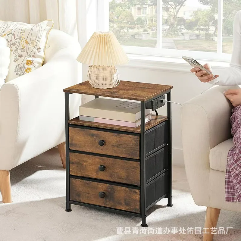 

Прикроватная тумба для спальни с многоуровневым хранением, двухъярусная, с выдвижными ящиками, органайзер для хранения с розеткой и полкой для электроники