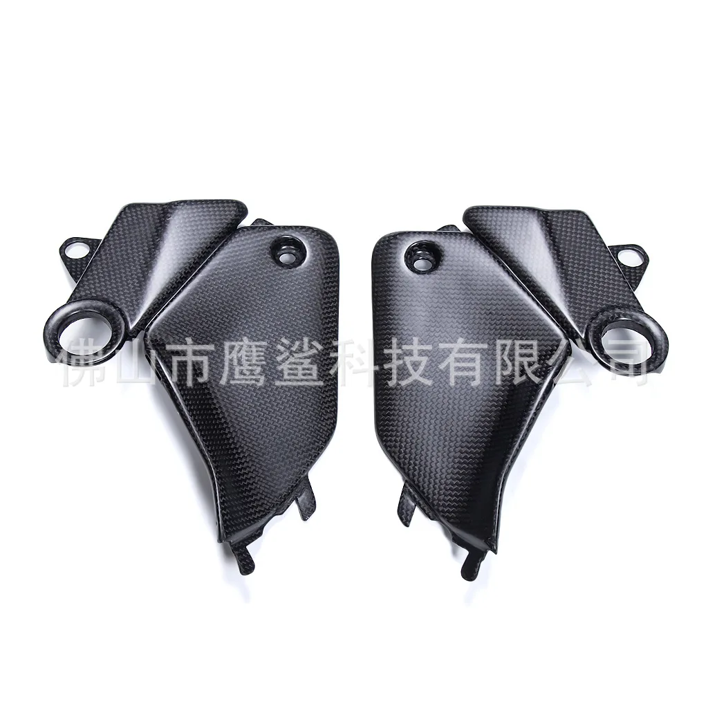 

Подходит для Ducati Panigale V4, модифицированная нижняя панель топливного бака из углеродного волокна, сухой карбон, трансграничный 2025л.