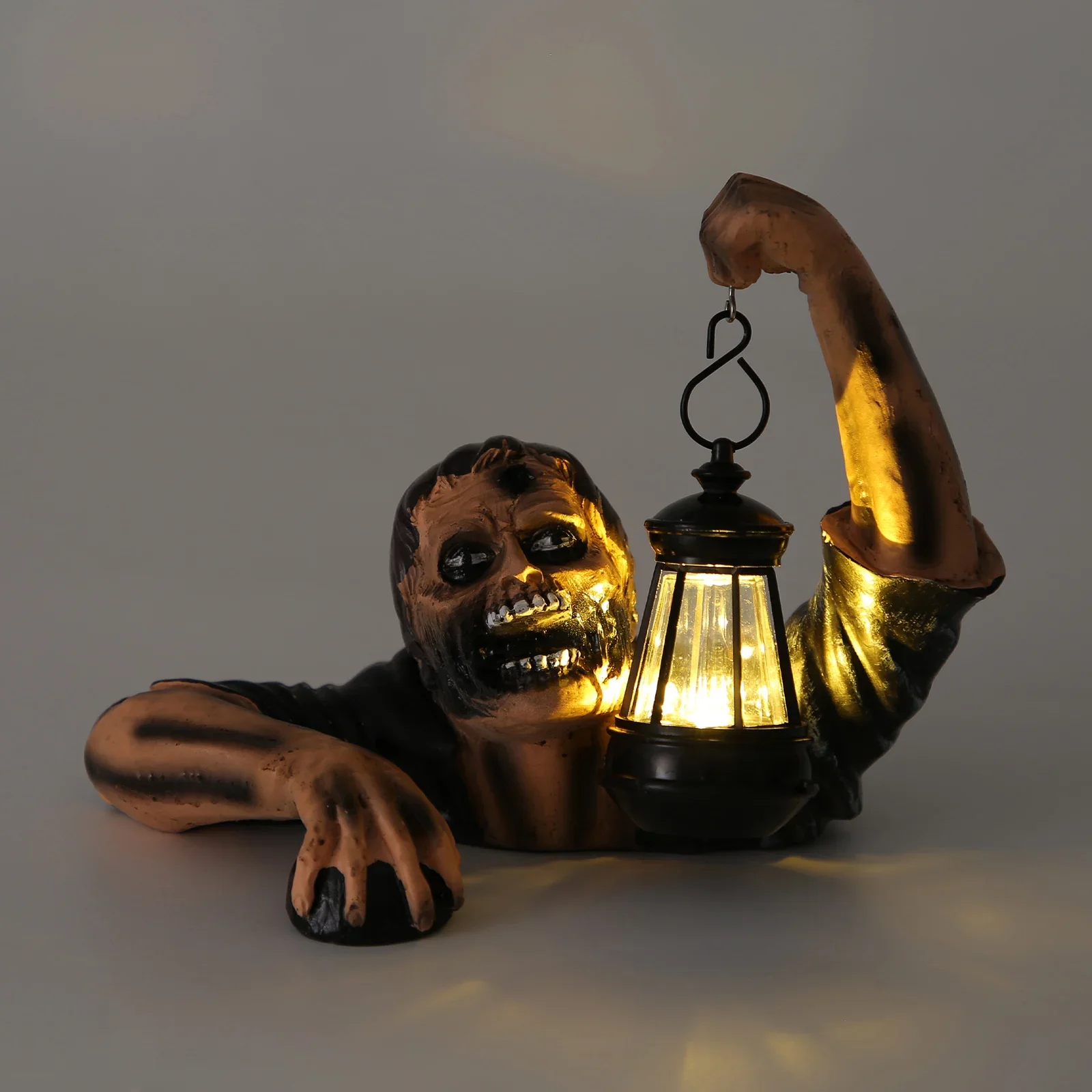 Halloween Zombie Crawling Horror Decor Spooky Lantern Garden Statue Outdoor Figurine Light Decor Scary Horror Theme Party Favors