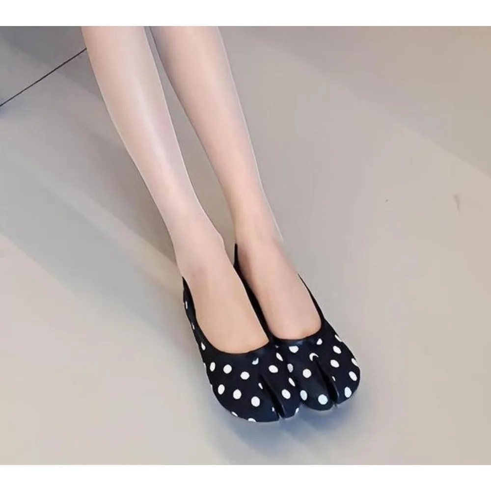 Japanese Style Tabi Ninja Shoes Women Cozy Leather Flats Split Hoof Toe Loafers Femme Mary Jeans Mocasines Ladies Ballerina Shoe