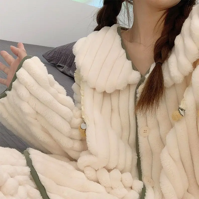 بيجامة نسائية من الصوف المرجاني من الفلانيل للتدفئة في الخريف والشتاء ملابس نوم موديل جديد بدلة سميكة مبطنة بحروف من الصوف ملابس منزلية ﻿