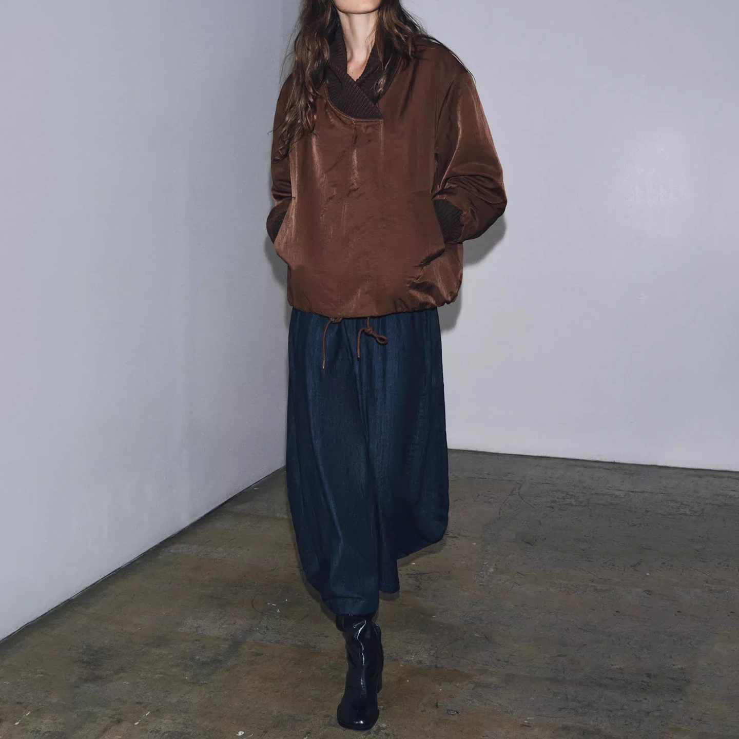 Faionable فضفاض مضلع طويل Sve Jaet المرأة عادية Sle سستة إغلاق الوقوف طوق ملابس خارجية للسيدات خريف 2025