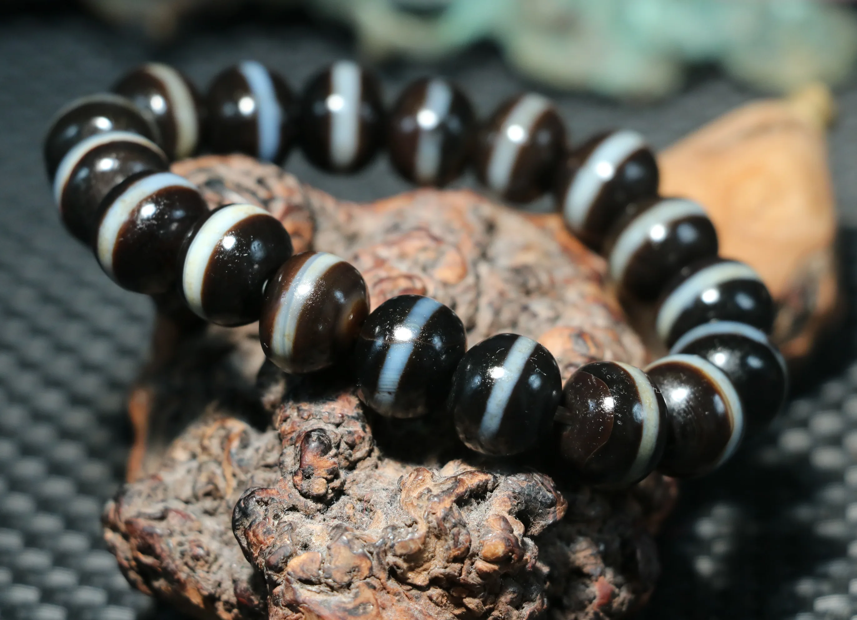 Healing Energy Tibetan Top old Agate 1 Line Medicine Abacus dZi Bead Bracelet K Talisman