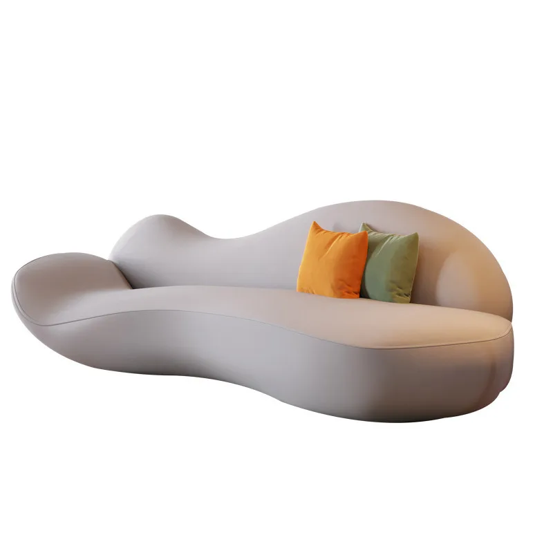 

Простая малогабаритная квартира, зона отдыха, ресепшн, диван для гостиной необычной формы, креативный дизайн.