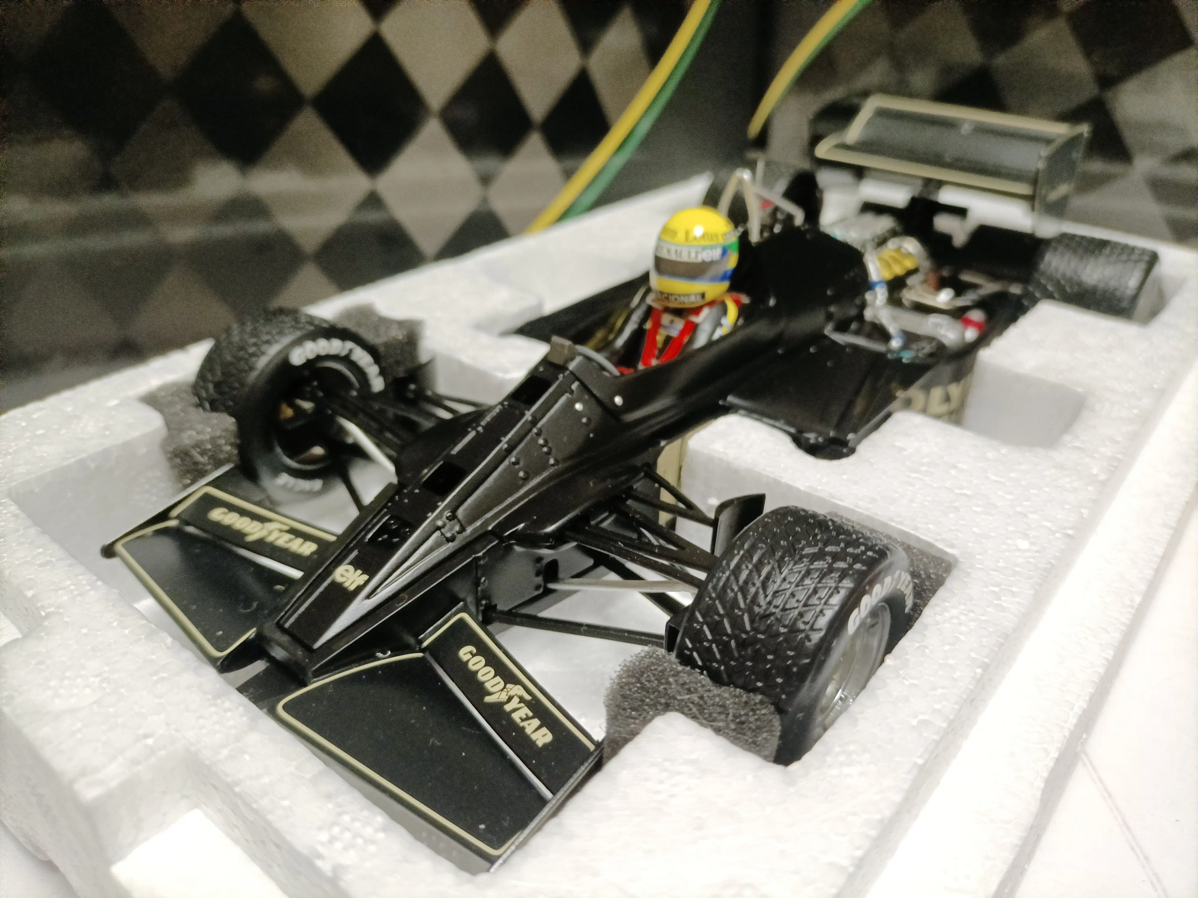 PremiumX 1:18 F1 97T Ayrton Senna 1985 Portugal Simulation Limited Edition Resin Metal Static Car Model Toy Gift