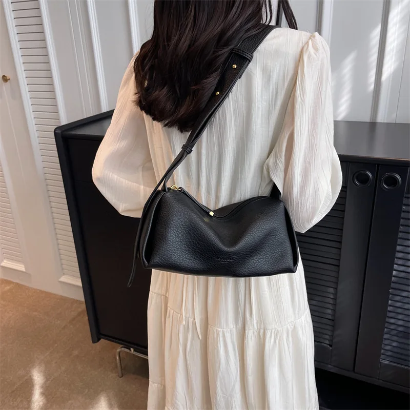 Soft Leather Texture Crossbody Bag Women\'s Pillow Square Bags 2023 New Fashion Large Capacity Wide Shoulder Strap Travel Handbag