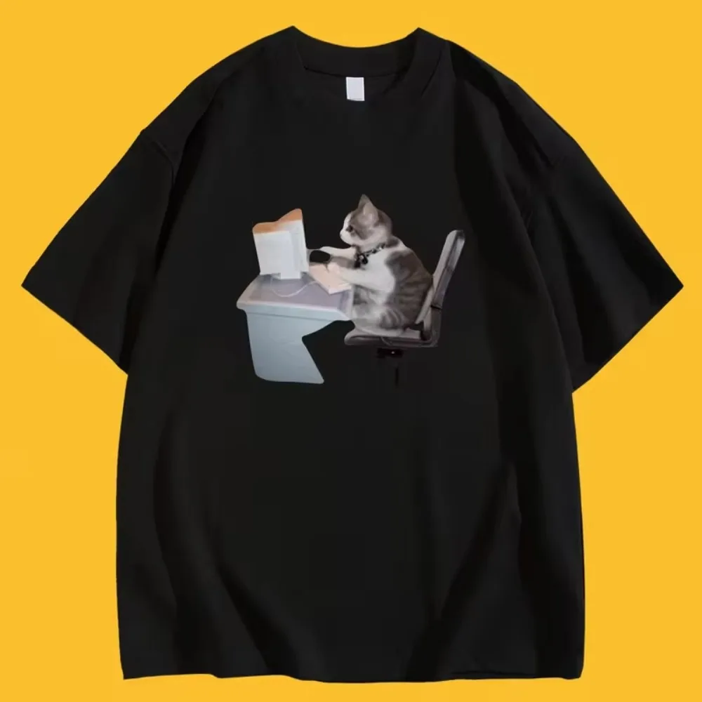2026 Cartoon-Themed Pattern T-Shirt with Cat Working Overtime Stylish Round-Neck Short Sleeves Summer Casual Outings Men Tops