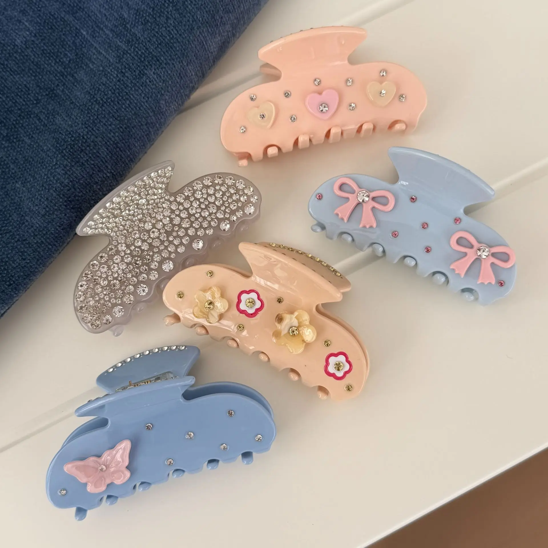 

Premium Hair Shark Clip with Rhinestone Bow European American Trendy for Back of Head Hairstyle Women Non Slip Durable Black