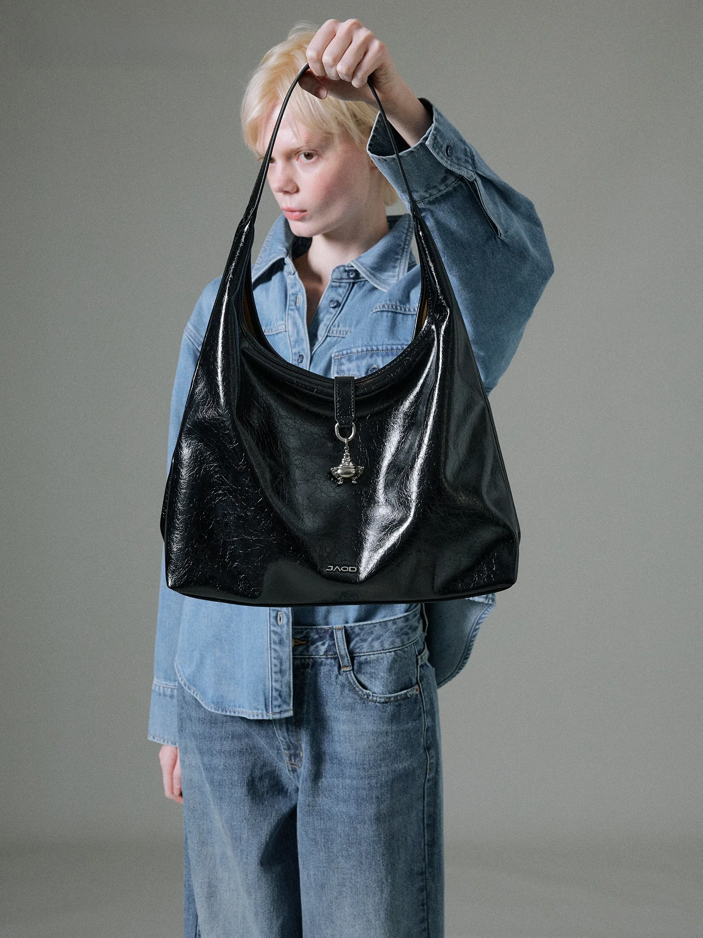 

JACD X Chongqing Three Gorges Museum Collaborative Vintage Black Single Shoulder Tote Bag Large Capacity Commuter Bag for Women