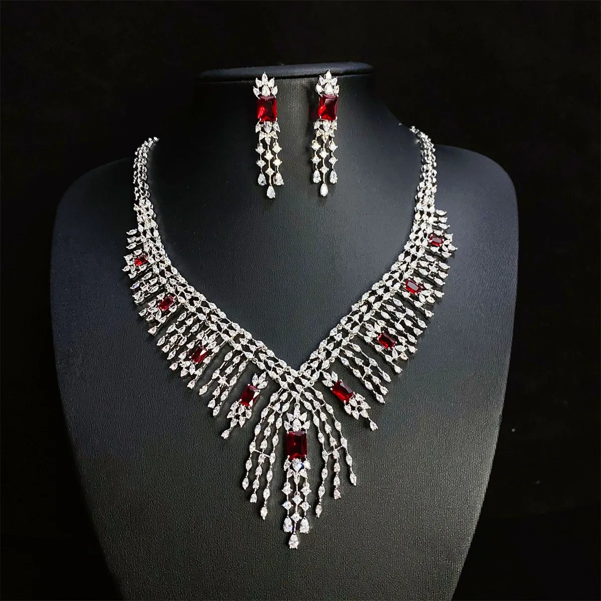 

Роскошный свадебный комплект украшений из кубического циркония: колье и серьги для женщин, 2 предмета, подарок для невесты в стиле Дубай/Нигерия