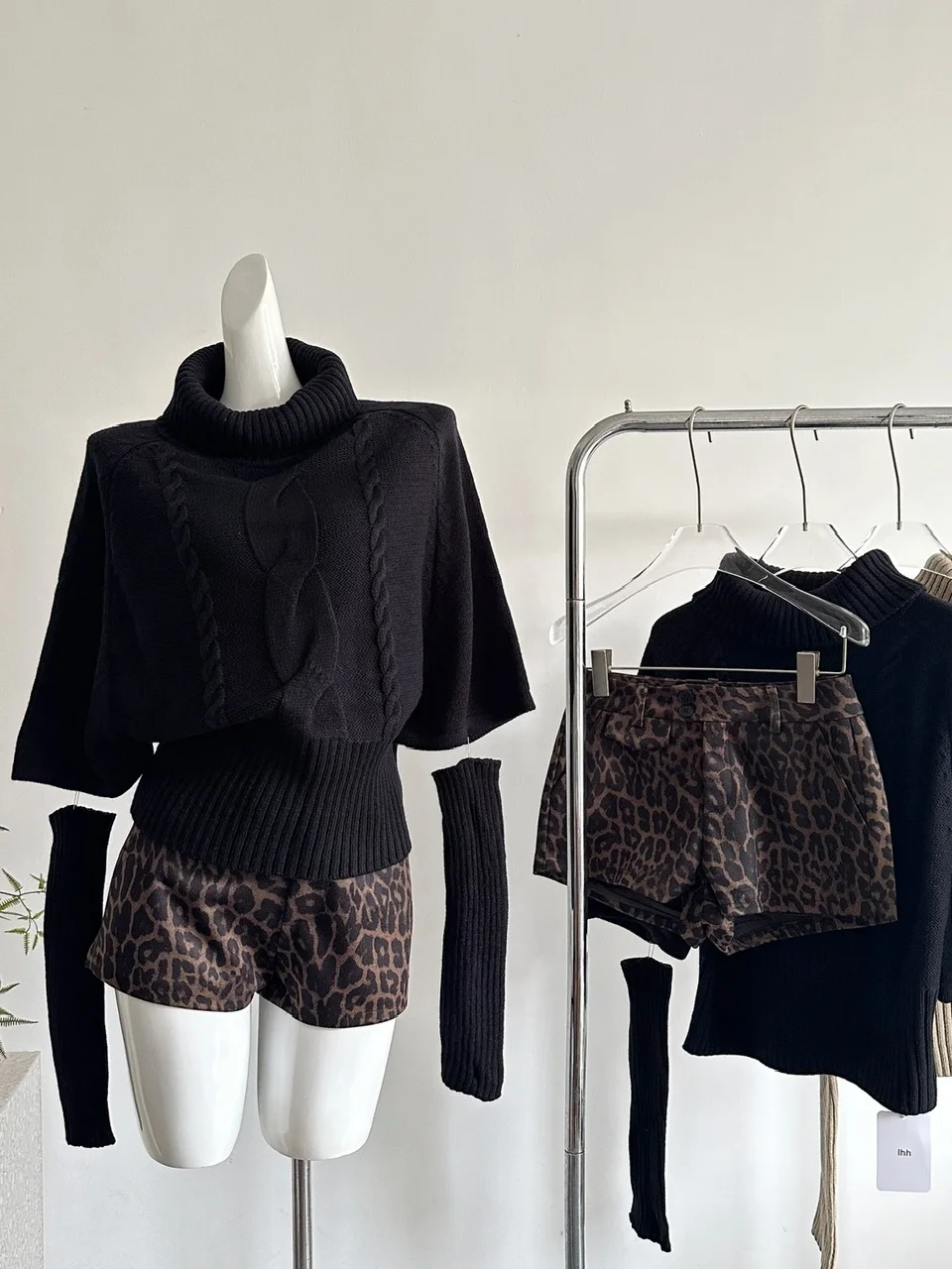 

Chen Jin Ранний корейский капюшон с высоким воротником Ne Вязаный свитер со съемными шапками Све Двусторонняя одежда Thiened Winte...