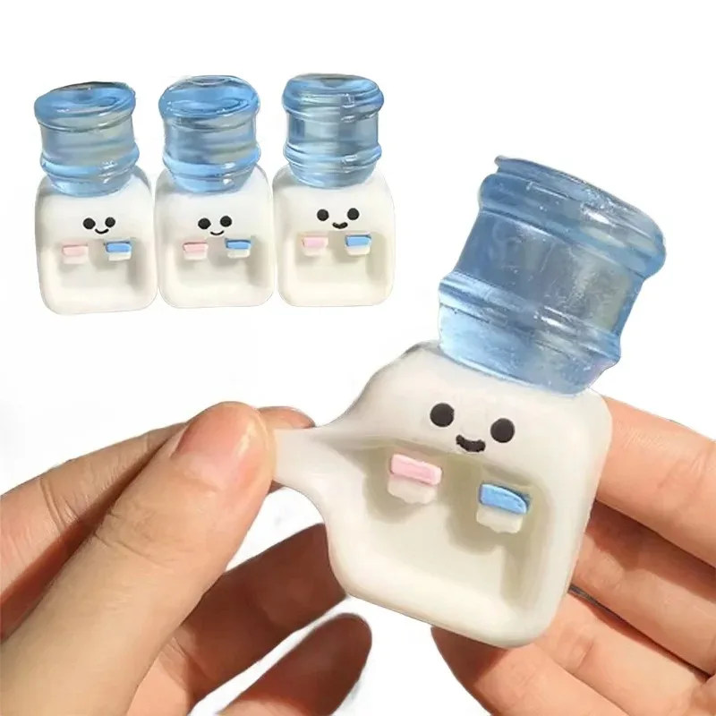 Wet Water Dispenser Squeezes Toys, Fun for Adults and Children To Release Stress, Looks Good As A Bag Pendant Creativity