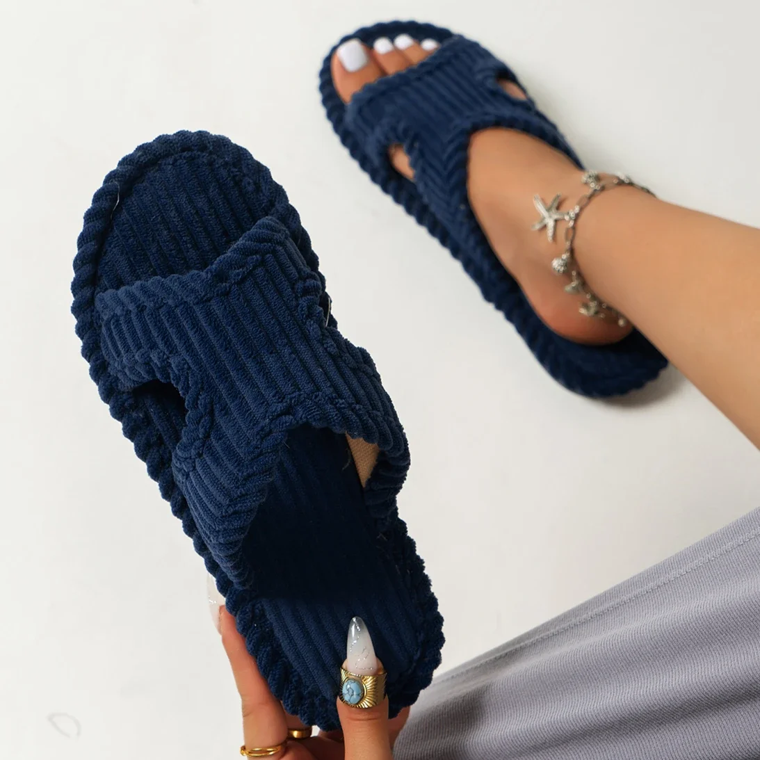 2024 Women New Fashion Slippers Indoor and Home Couples with Striped Open Toe Slippers Minimalist Comfortable Slides Women