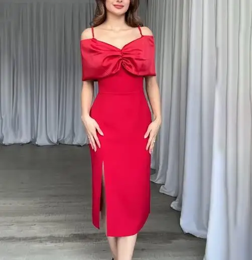 เดรสแขนกุดสีพื้นสำหรับผู้หญิงรุ่นใหม่ประจำฤดูร้อน ดีไซน์จีบคอวีสีพื้นเรียบหรู ช่วยกระชับเอวทรงเอไลน์