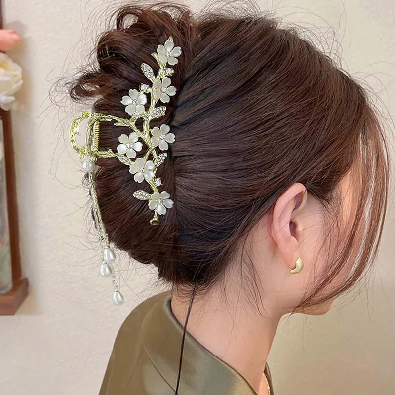 

Sweet Flower Hair Claw for Women Zircon Pearl Tassel Hair Clip Girls Fashion Elegance Headdress Korean Cute Hair Accessoires