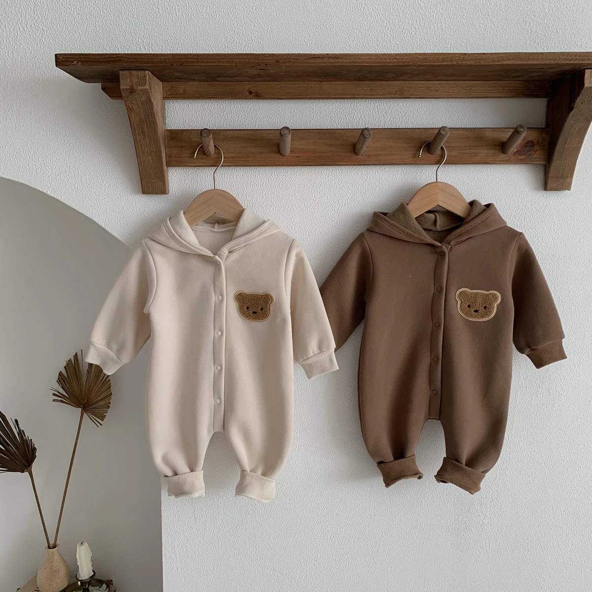 Winter  Newborn Baby Plush Bodysuit Button Jumpsuit Cartoon Bear Hoodies Boy Girl Romper Twins Clothes Korean version