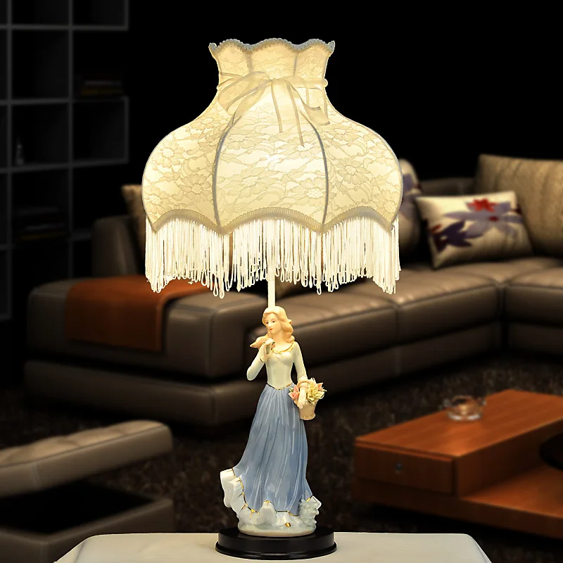 

Table lamp bedroom bedside lamp European wedding gift creative warm wedding room Nordic living room retro ceramic table lamp