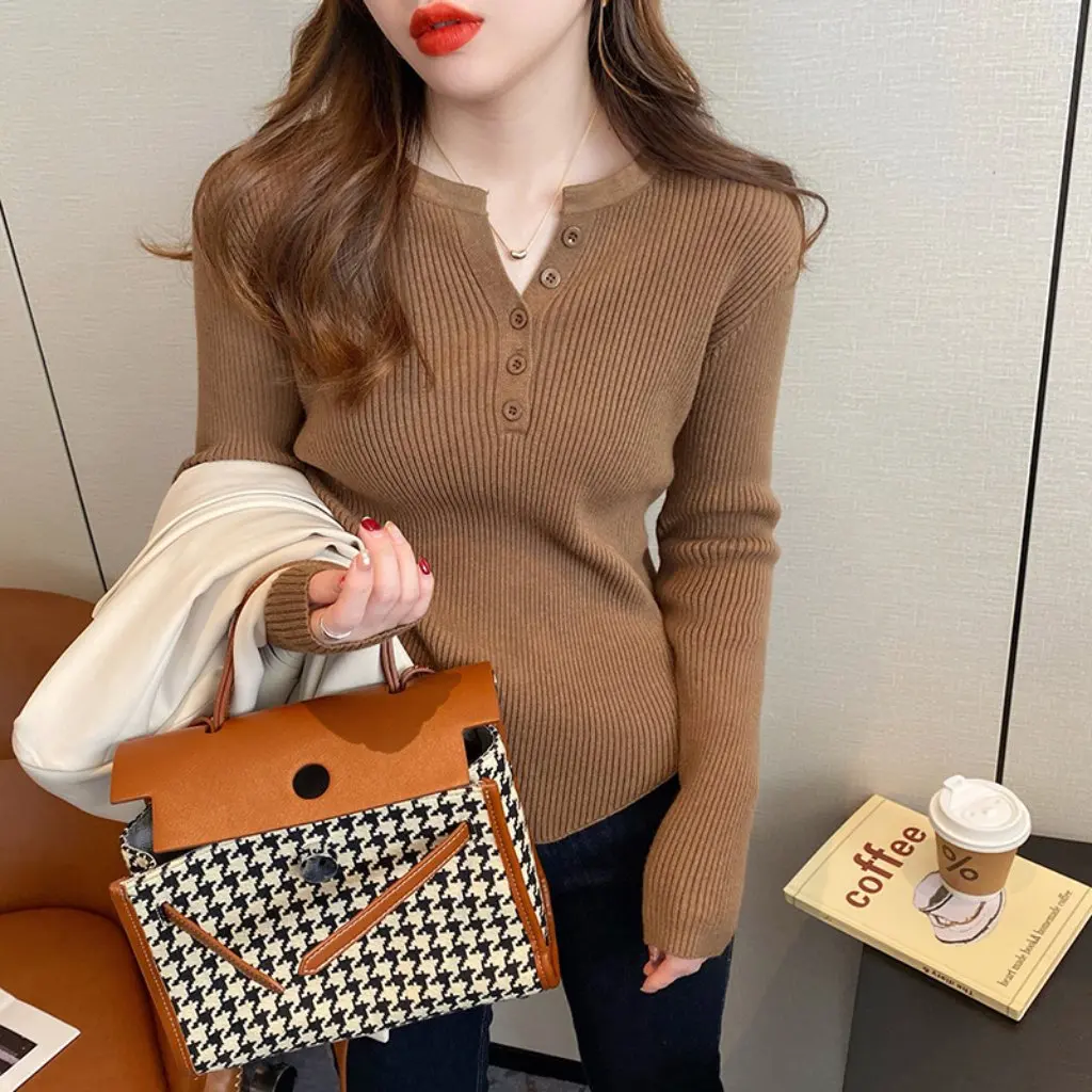 

Women's Thickened V-neck Bottoming Shirt Spring Autumn Western Style Inner Sweater for Autumn Winter Season