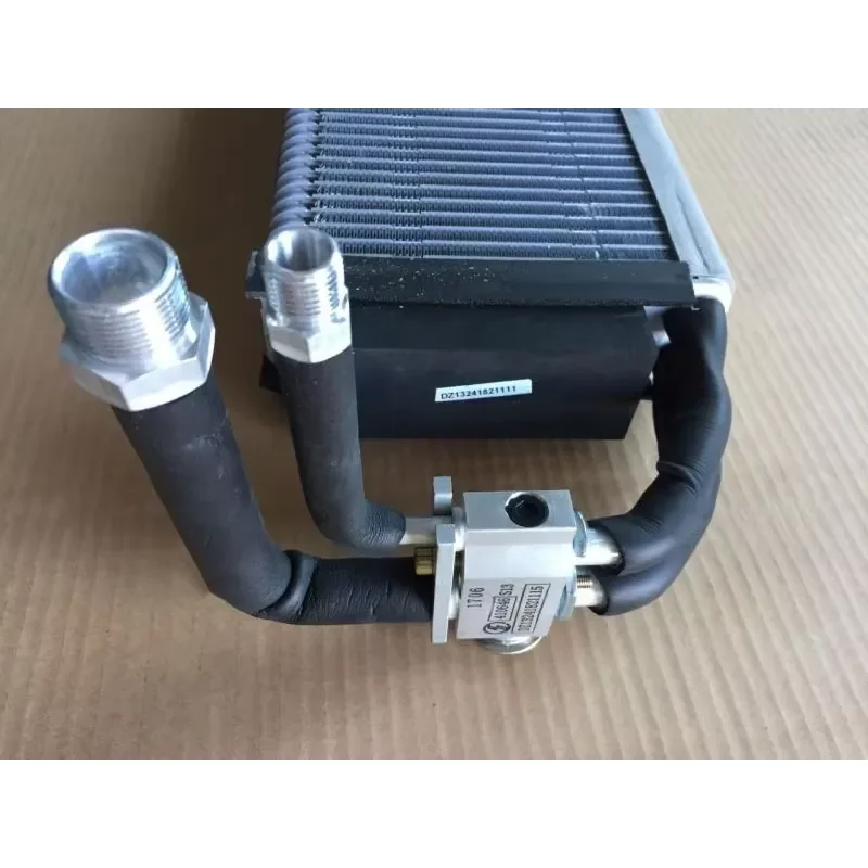 Condenser for Shaanxi Automobile Shacman Truck Parts Model DZ13241821114 Heavy Duty Air Conditioning Component Replacement