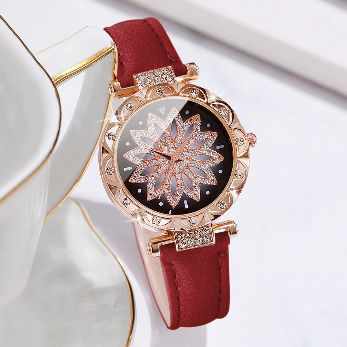 6pcs/set Fashion Women Leather Strap Flower Quartz Watch & Bracelet Set