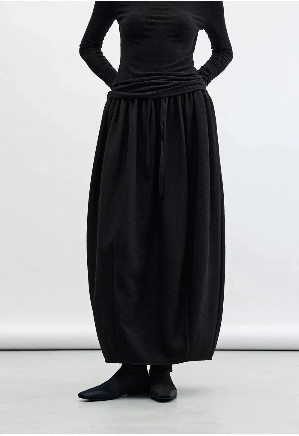 100% Wool Three-Dimensional Cut Flower Bud Skirt, Designed with a Relaxed and Lazy Style, New Model for Women in the Fall/Winter 2026 Season