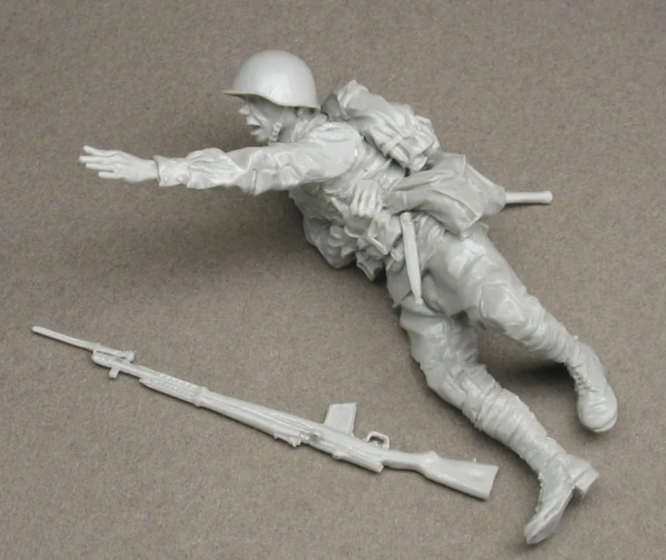 1/35 Scale Resin Figure Model Kit L Historical Military Wounded Soldier Miniature GK Toys Unassembled and Unpainted