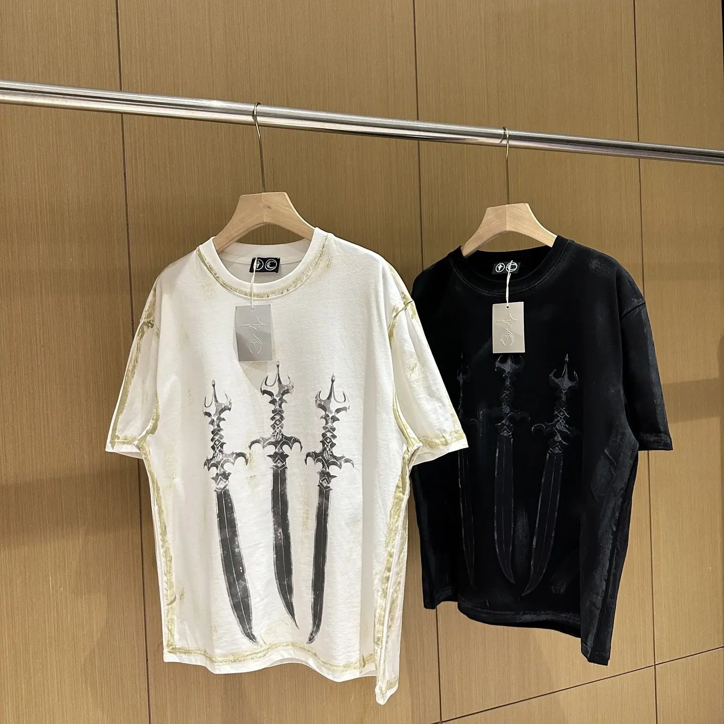 

Thug club 25ss Three Treasure Sword Keel Metal Star Moon Washed Distressed Stitched Short Sleeve T-Shirt
