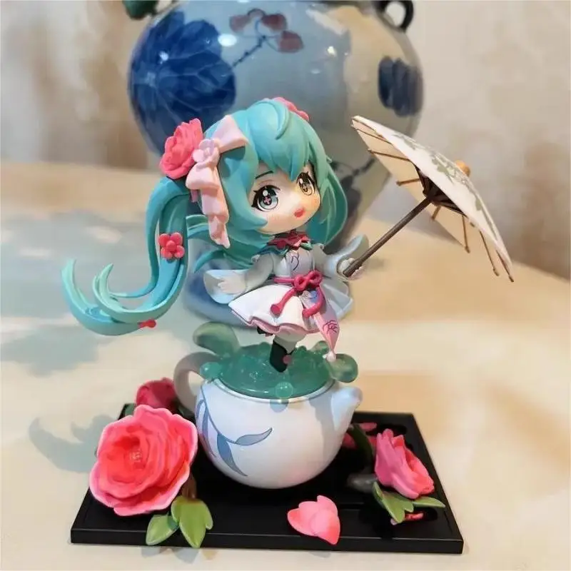 

Original Hatsune Miku Hold Umbrella Flower Weaving Q Version Action Figure Hatsune Miku Kawaii Model Decor Collection Toy Gifts