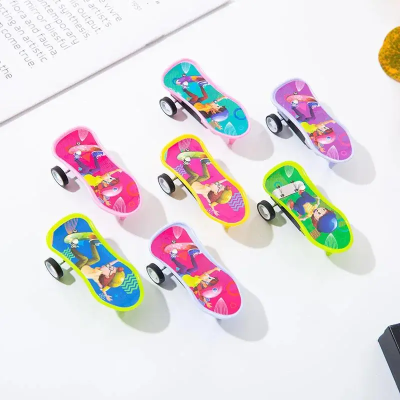 5Pcs Funny Plastic Fingerboard Finger Skate Toys Inertia Sliding Mini Finger Pullback Skateboard Toys Kids Christmas Gifts