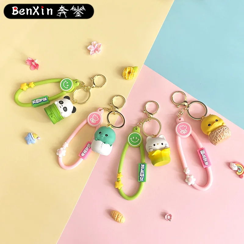 

Брелки с маленькими животными Miniso 2025 года, подвески для школьных сумок, милые автомобильные брелки, маленькие подарочные подвески
