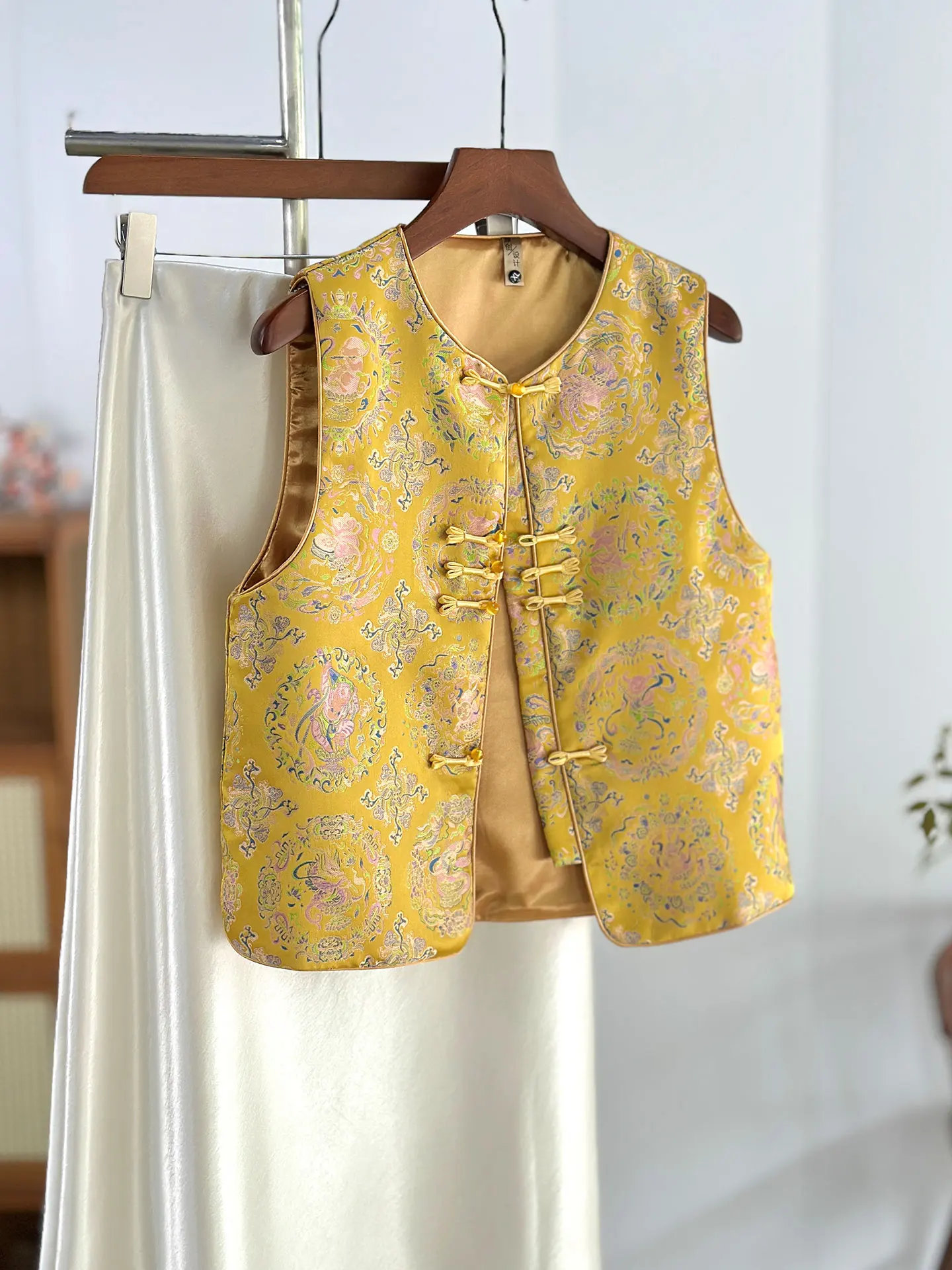 Yellow High-End New Chinese Vest Women's Young Song Dynasty Brocade Top Daily Matching National Style