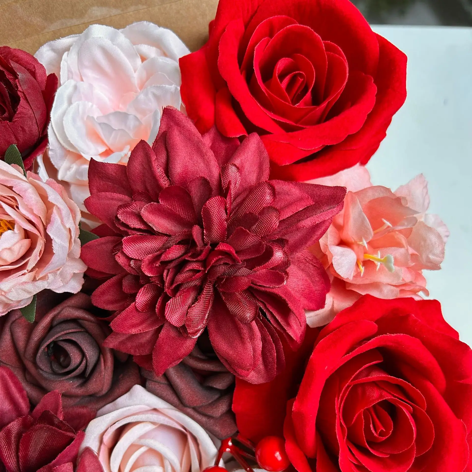 LH461 جديد وصول الزهور الاصطناعية لتقوم بها بنفسك هدية صندوق الزهور وهمية ديكورات منزلية لحفل الزفاف باقة يدوية للمناسبات