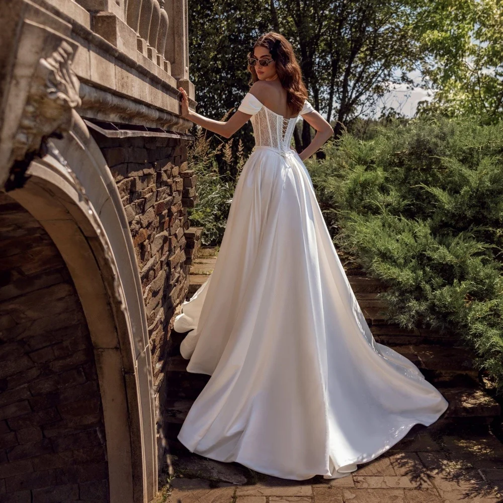 Customized Charming Sweetheart Ruched Wedding Dress Exquisite Lace Ruffles Bridal Gown Strap Wedding Gown Vestidos De Novia