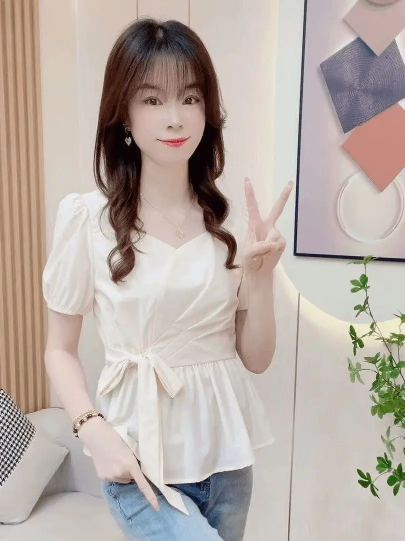 

Fashionable Short Sleeve Shirt Women's Slim Fit Shirt Korean Style V-Neck Bubble Sleeve Polyester Material Summer New Arrival