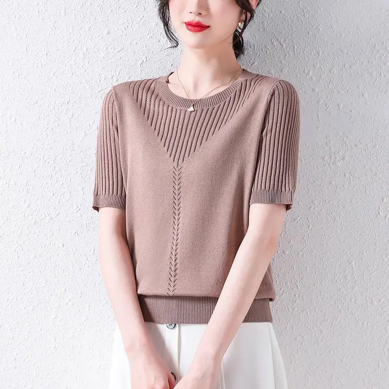 

Ice Silk Knitwear Women's Short Sleeve T-shirt Mom Summer Top Summer 2023 New Thin Cutout Fashion Cropped Top