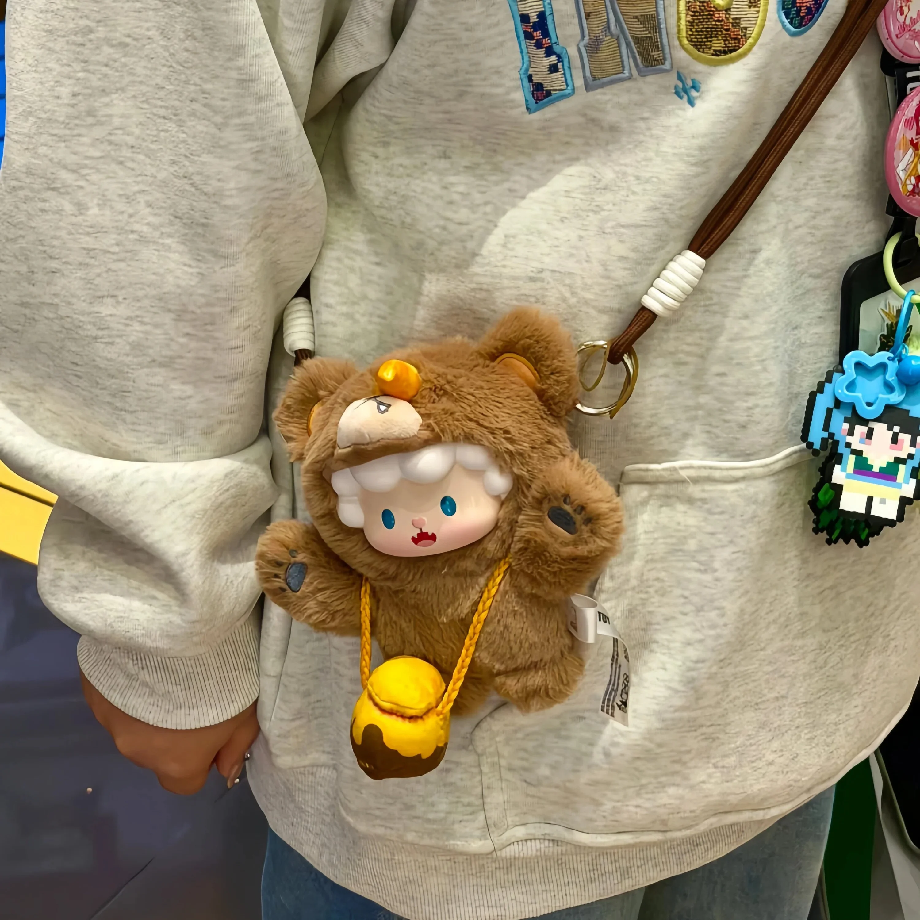 Toptoy Gyun Bear Bag Series Scatola cieca in peluche in vinile Decorazione da appendere carina Regalo di compleanno Borsa a tracolla alla moda Giocattolo per collezionisti