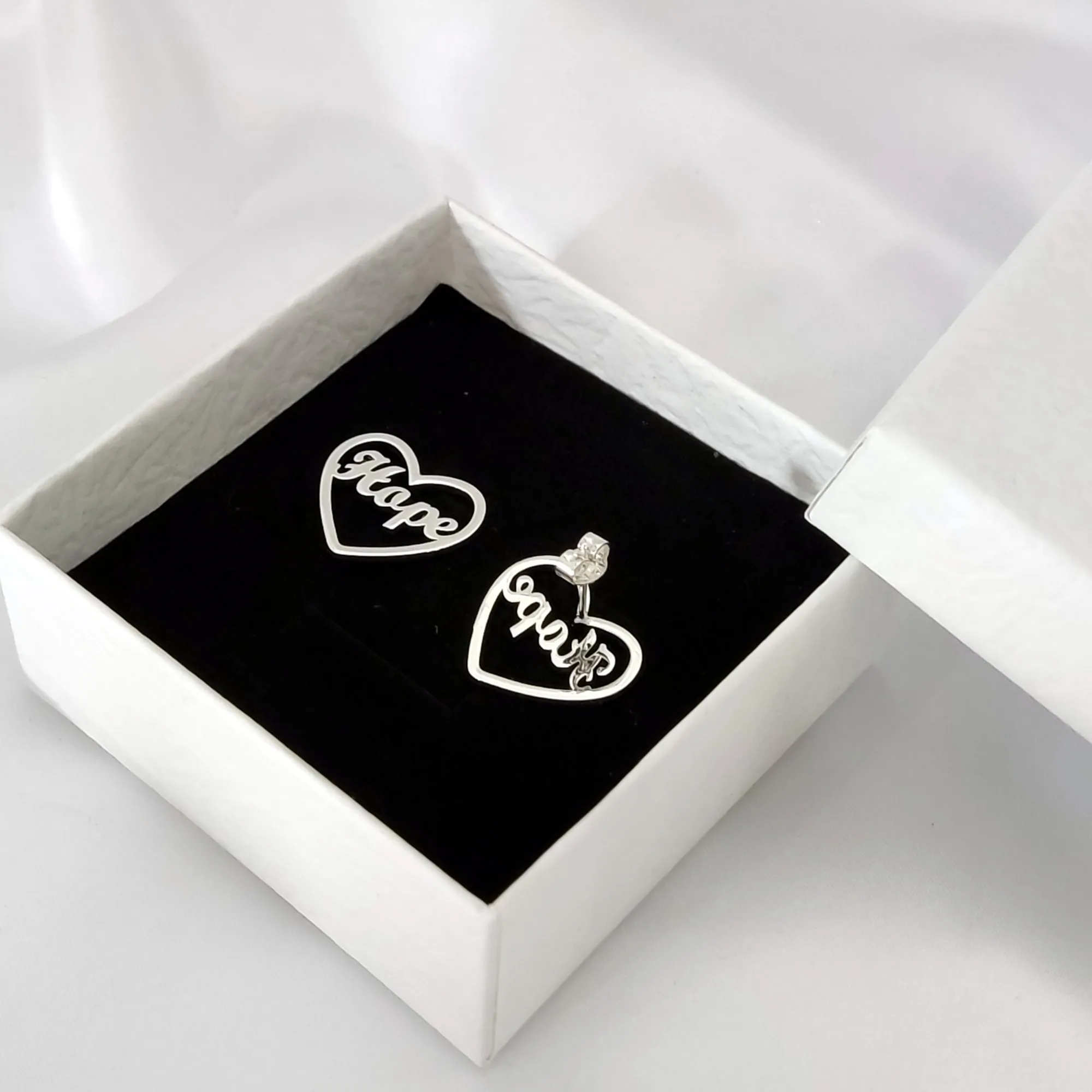 DUOYING-pendientes de corazón de identificación de bebé, aretes personalizados con nombre, perno prisionero de acero inoxidable, oro de 18K, regalo