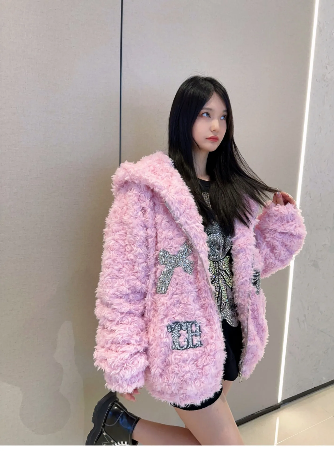 Fashion Cute Furry Coat Women 2023 Fall Winter Hooded Pink Rhinestone Bear Handmade Bead Long Sleeve Zipper Coat Female Students