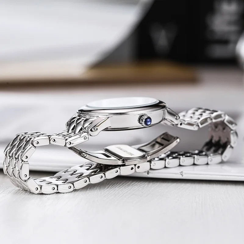 New Stainless Steel Alloy Quartz Watch For Women, Round Dial, Ladies' Accessory, High-Quality Selected Timepiece.