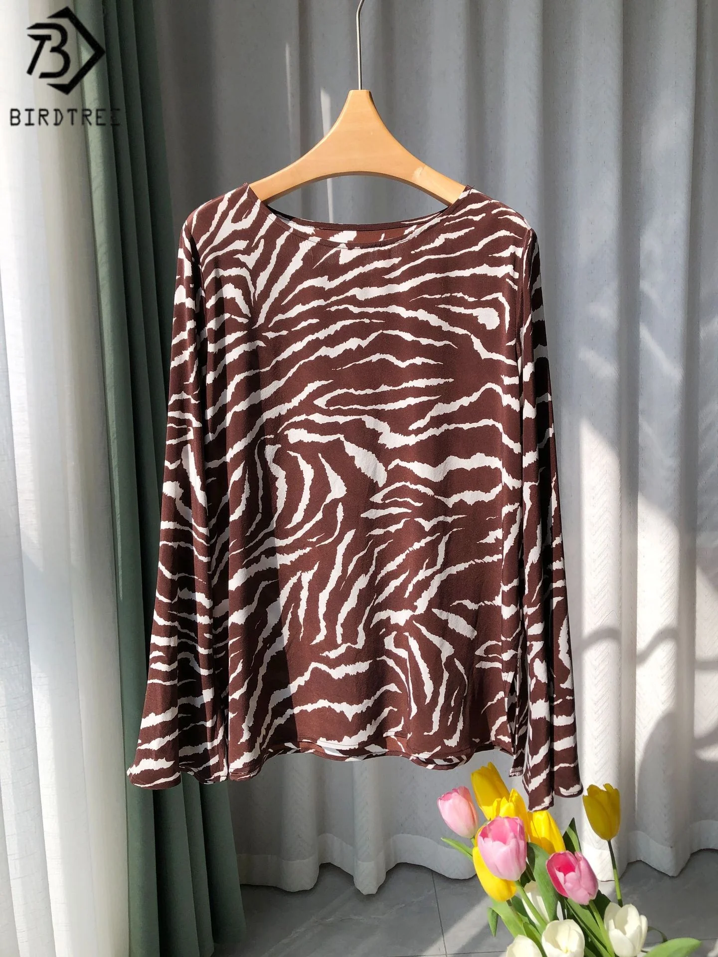 

Birdtree 18MM 100% Mulberry Silk Coffee Color Shirt,Women Sand Wash Double Crepe Boat Collar Zebra Stripes Blouse T57840JF