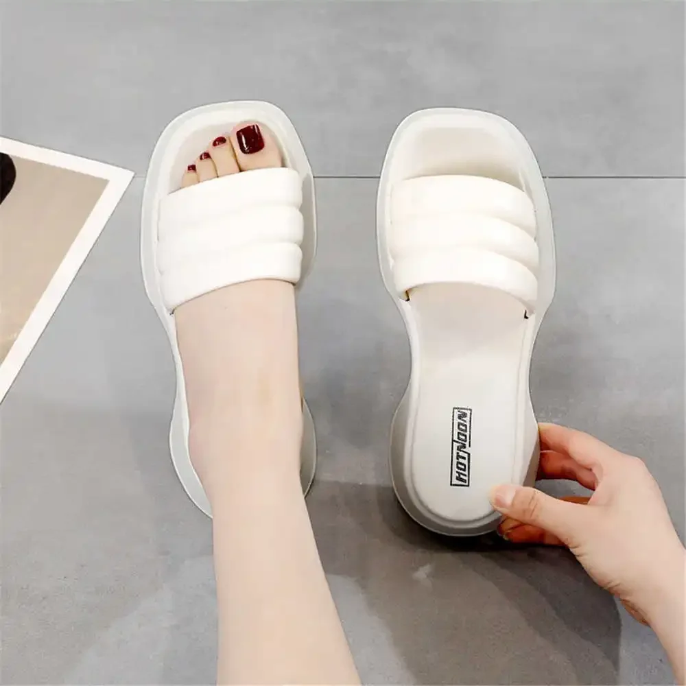 Open Toe 36-41 Woman Home Slippers For Children Flat Flat Shoes Glitter Sandal Sneakers Sports Hit Choes Flatas Practice