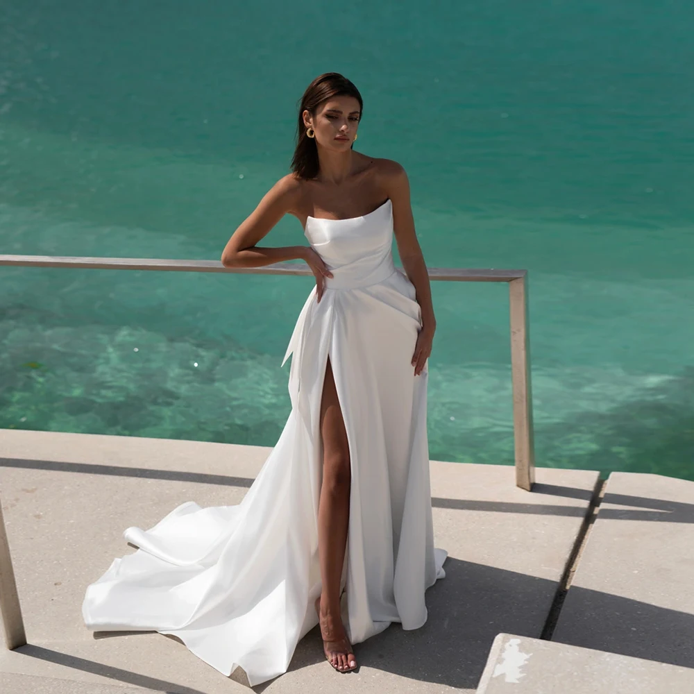 

Strapless Wedding Dresses with Pleat Sleeveless Bridal Gowns Sweep Train Side Side New Vestido De Novia Satin Robe De Summer New