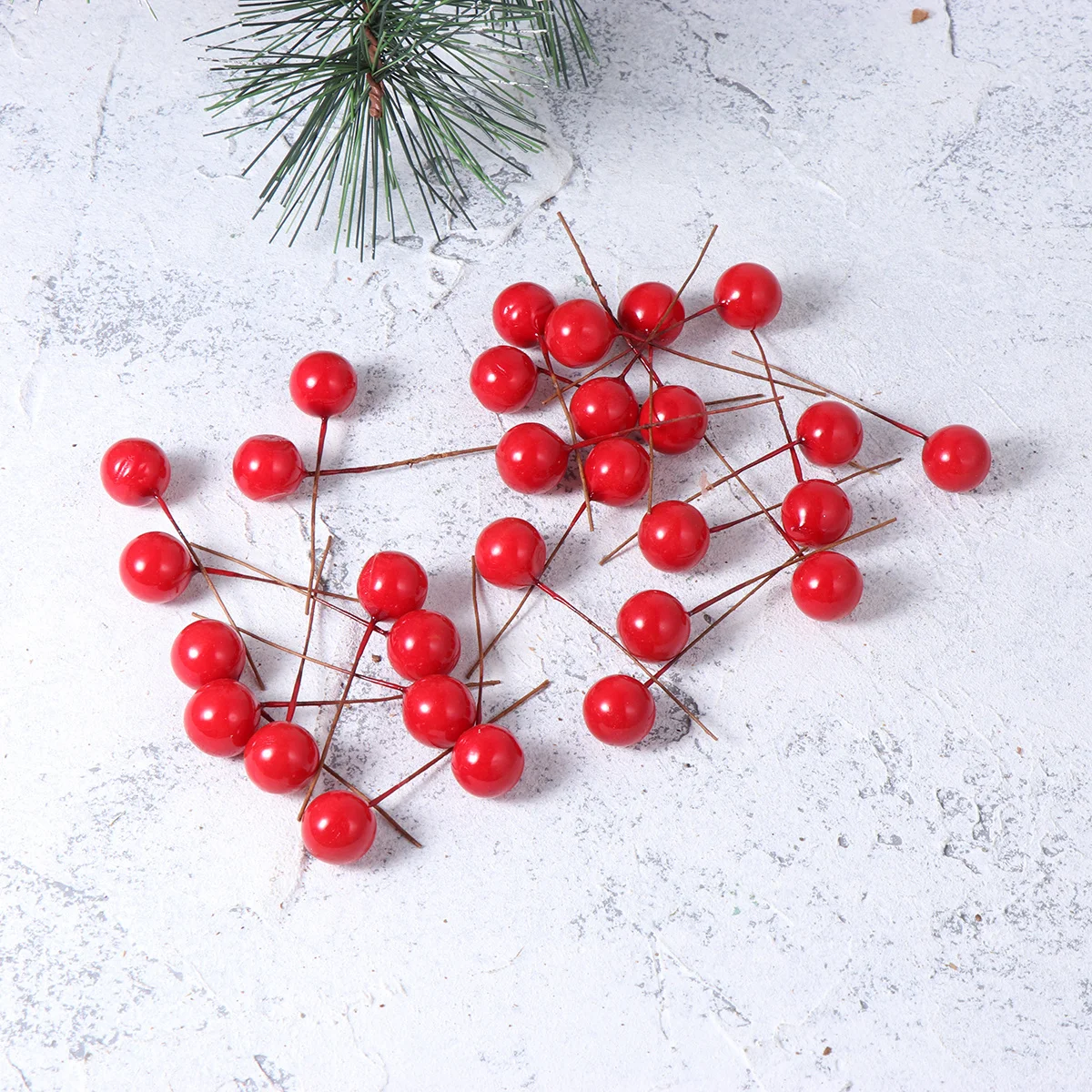 

100 PCS Christmas Red Berry Wreath Berries Crafts Decorations Fruit Fake Home Winter