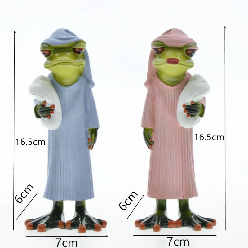 2 PCS Set Couple Bathrobe Frog Miniatures Resin Animal Ornament Creative Living Room Decor Home Desk Sculpture Valentine Present