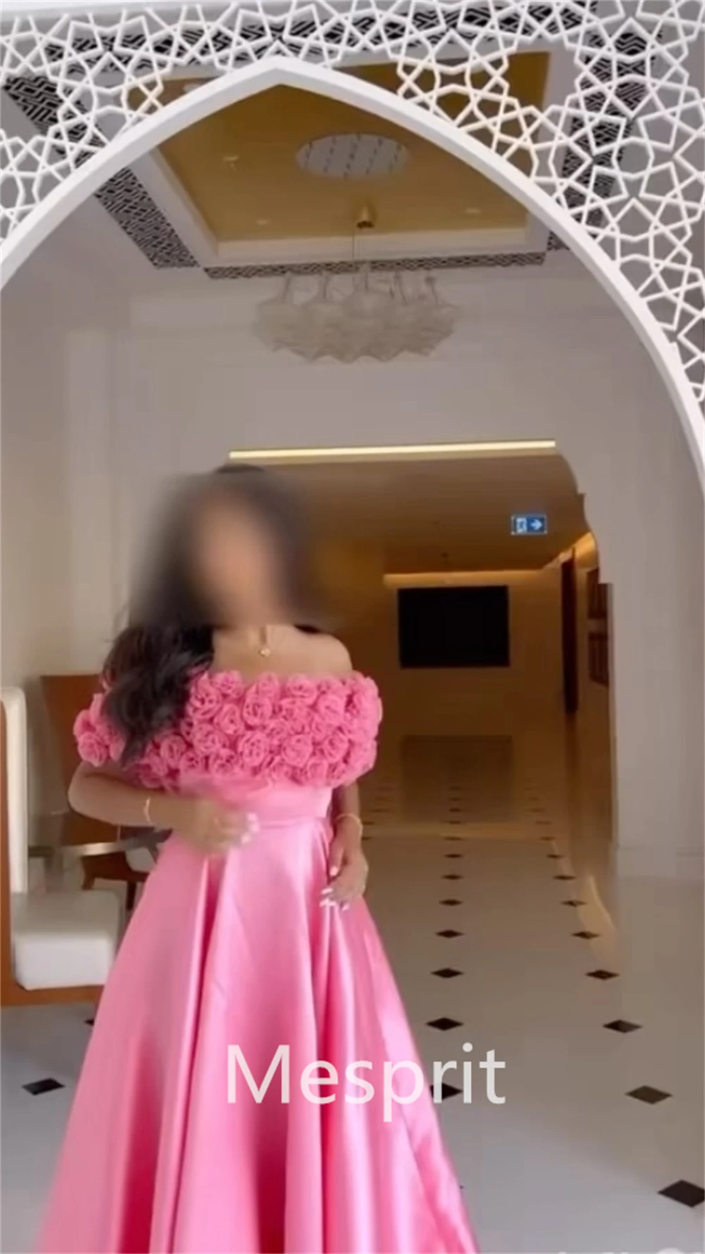 Vestido de graduación de Arabia Saudita, traje de noche con hombros descubiertos, línea A, flores drapeadas, satén, largo, personalizado