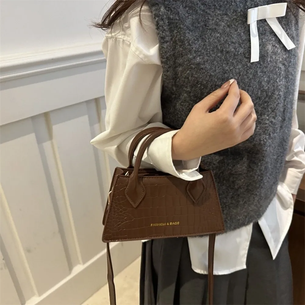 Burgundy Red Women Shoulder Bag Small Bag Adjustable Shoulder Strap Designer Crossbody Bags Zipper Closure Elegant Handbag