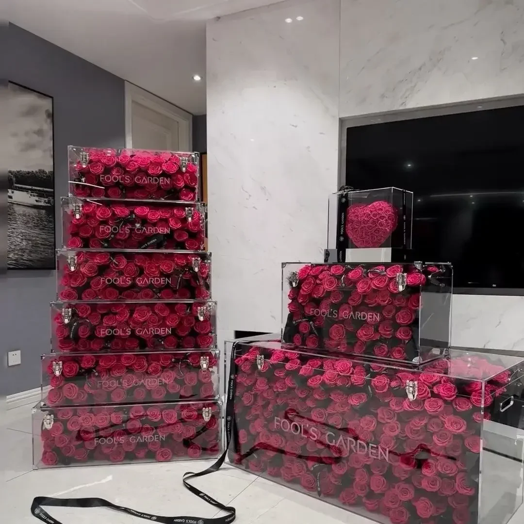 High-end rose giant suitcase ornament confession birthday gift